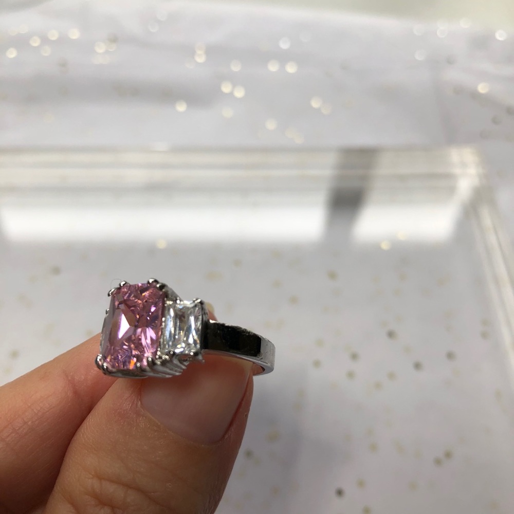 Ring - Picture 2 of 5